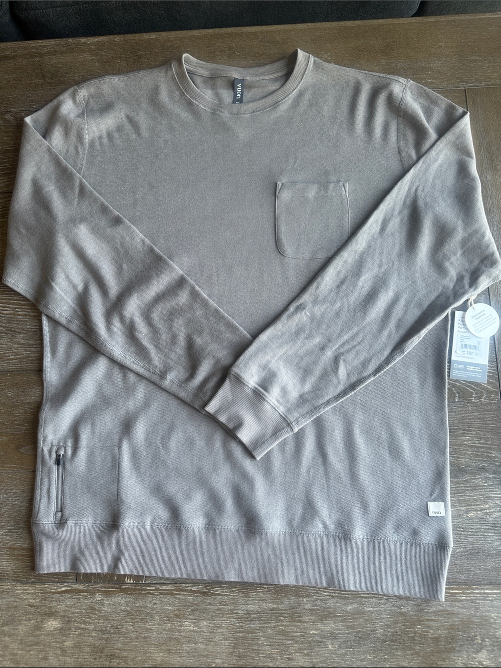 Vuori Men's Crewneck Pocket Sweatshirt in Walnut Heather